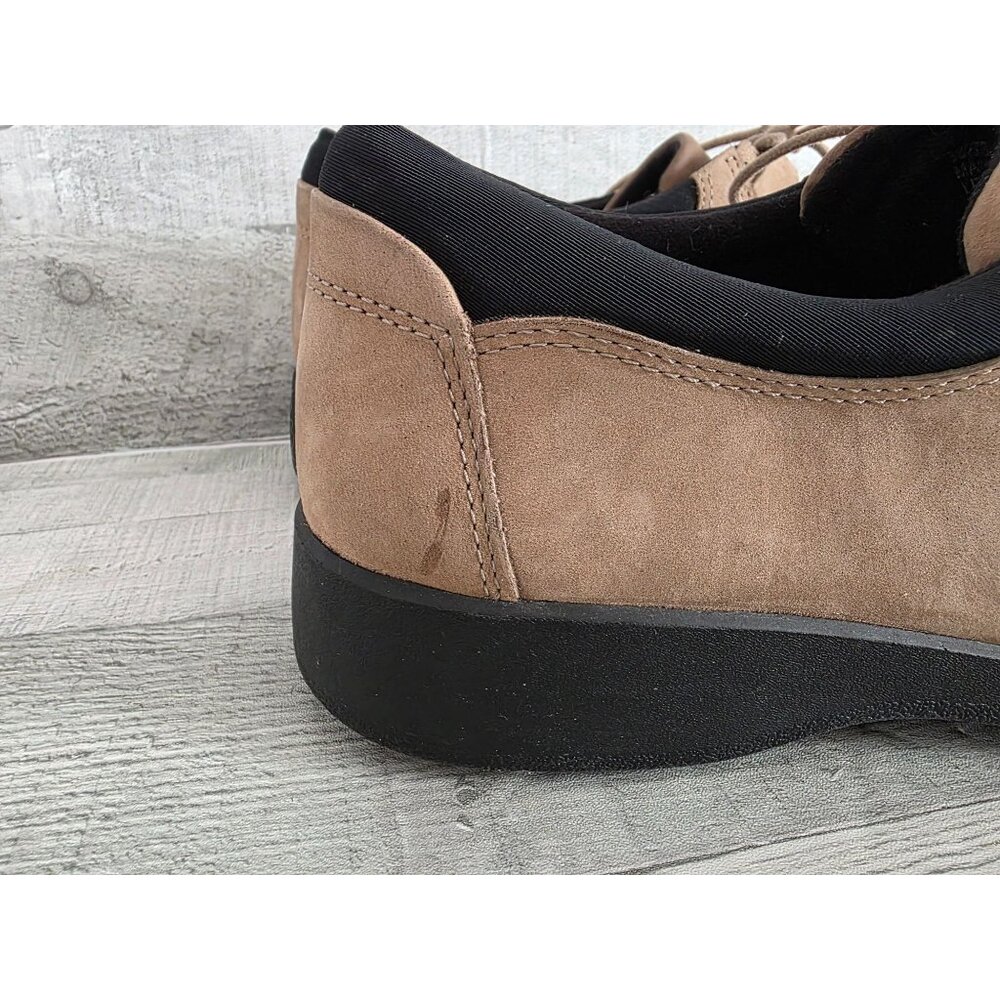 Clarks Beige Leather Lace-Up Oxfords Womens Shoes Size 8M - Picture 2 of 6